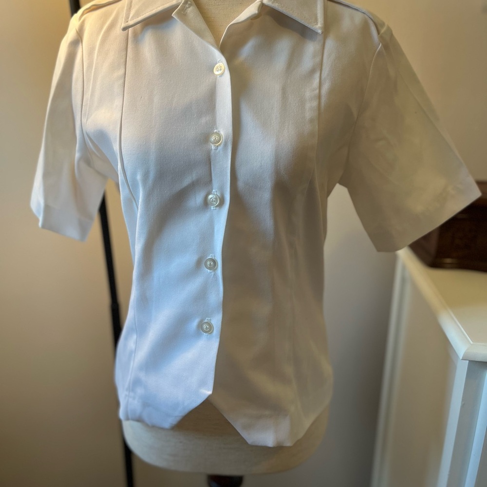 U.S. Army Women’s ASU White Button-Up Blouse, untucked (size 6 short)